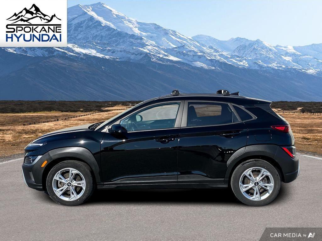 2022 Hyundai Kona SEL photo 2