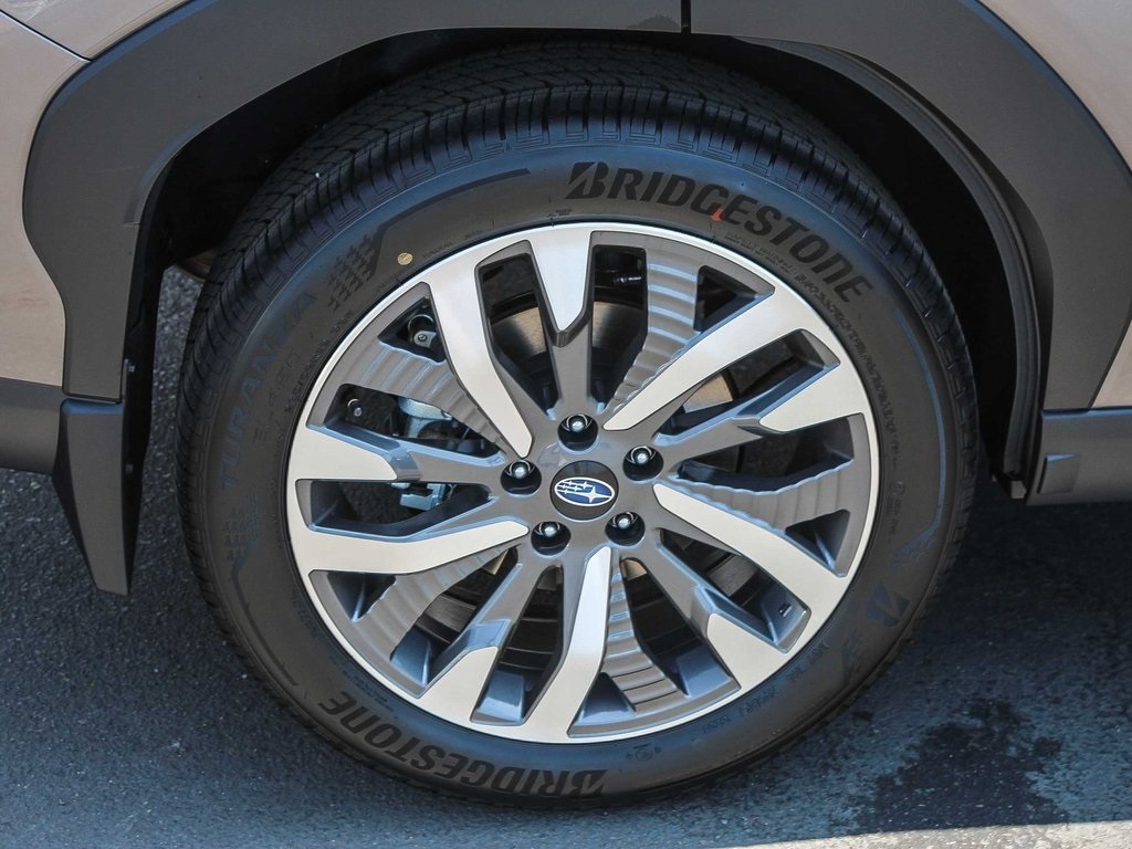 2025 Subaru Forester Touring photo 7