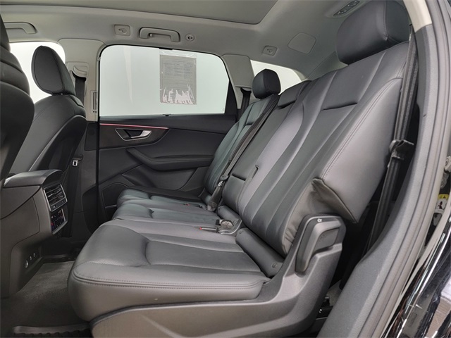 2023 Audi Q7 55 Prestige photo 16
