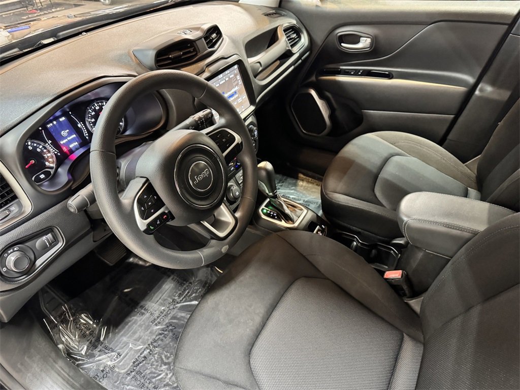 2023 Jeep Renegade Latitude Upland photo 17