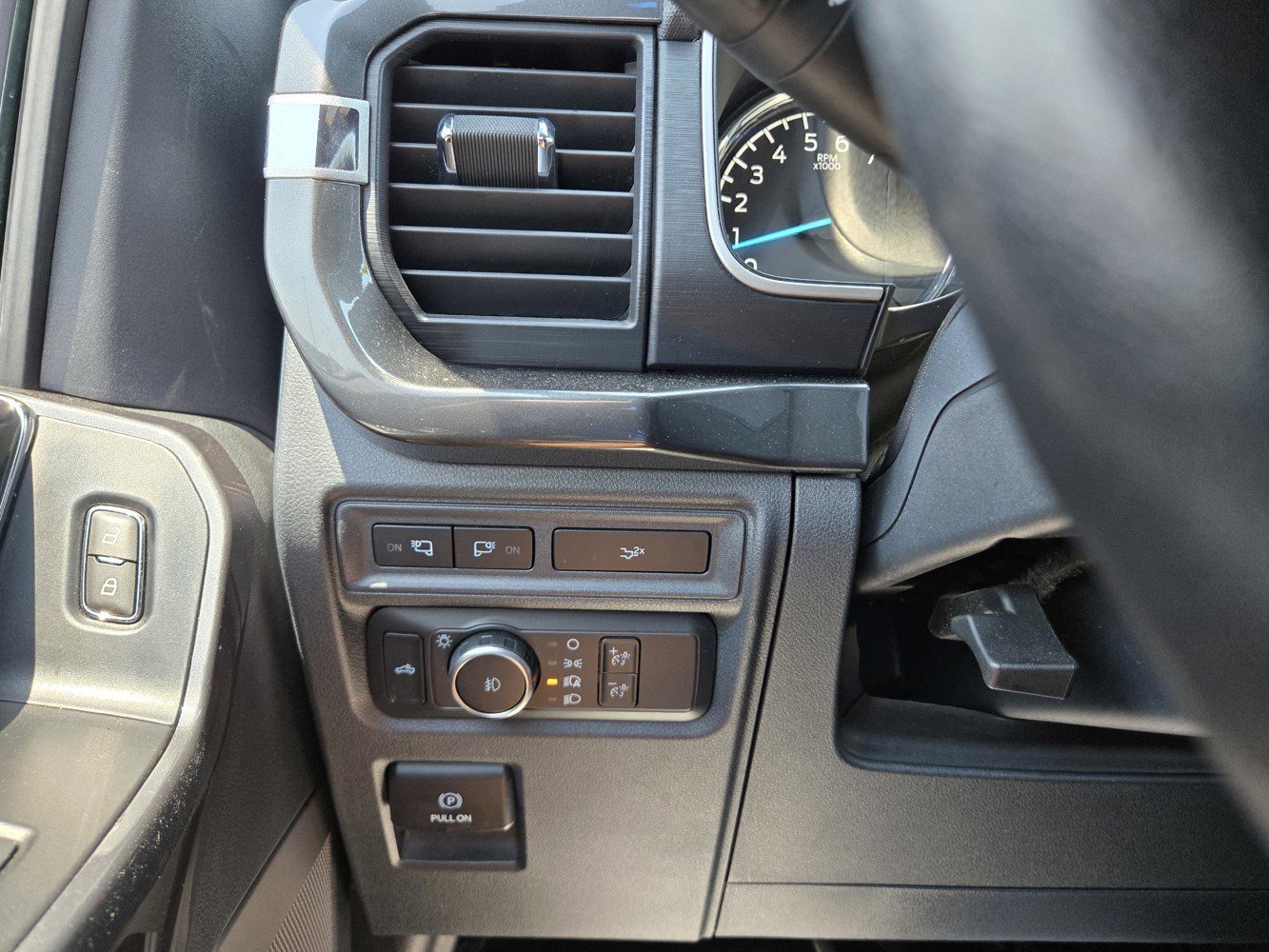 2022 Ford F-150 XLT photo 18