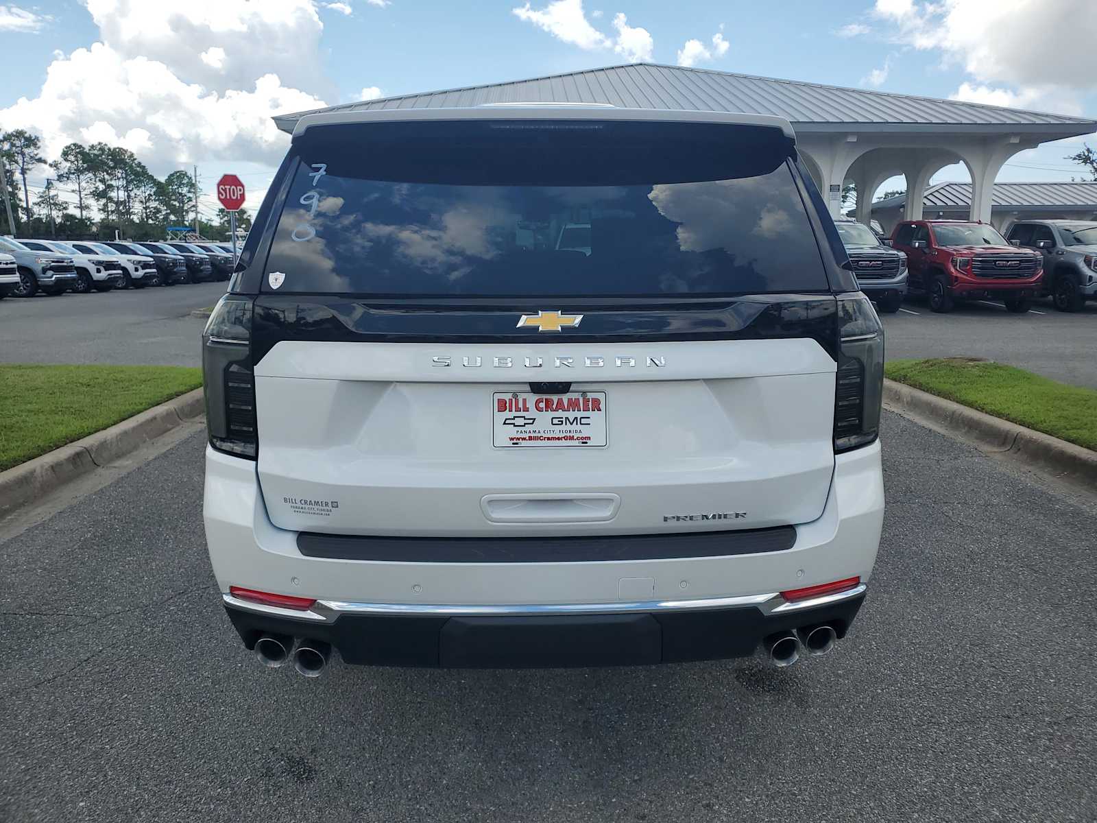 2025 Chevrolet Suburban Premier photo 3