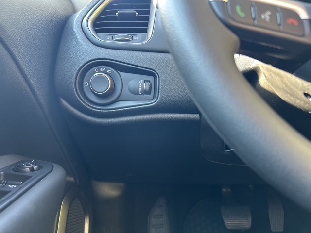 2023 Jeep Renegade Latitude Upland photo 22