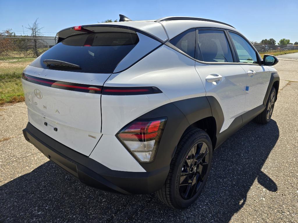 2026 Hyundai Kona SEL photo 3