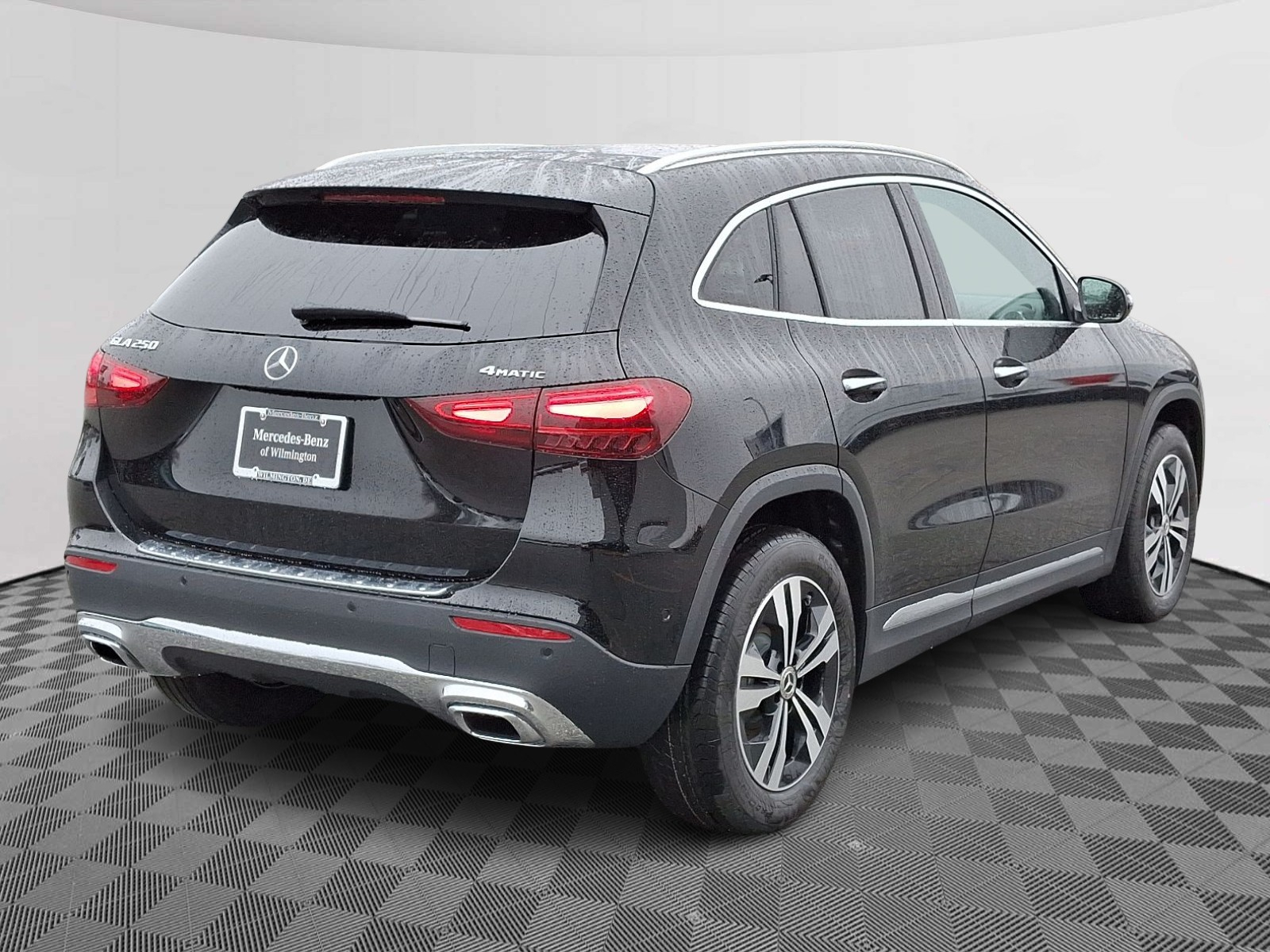 2025 Mercedes Benz GLA 250 4MATIC photo 3