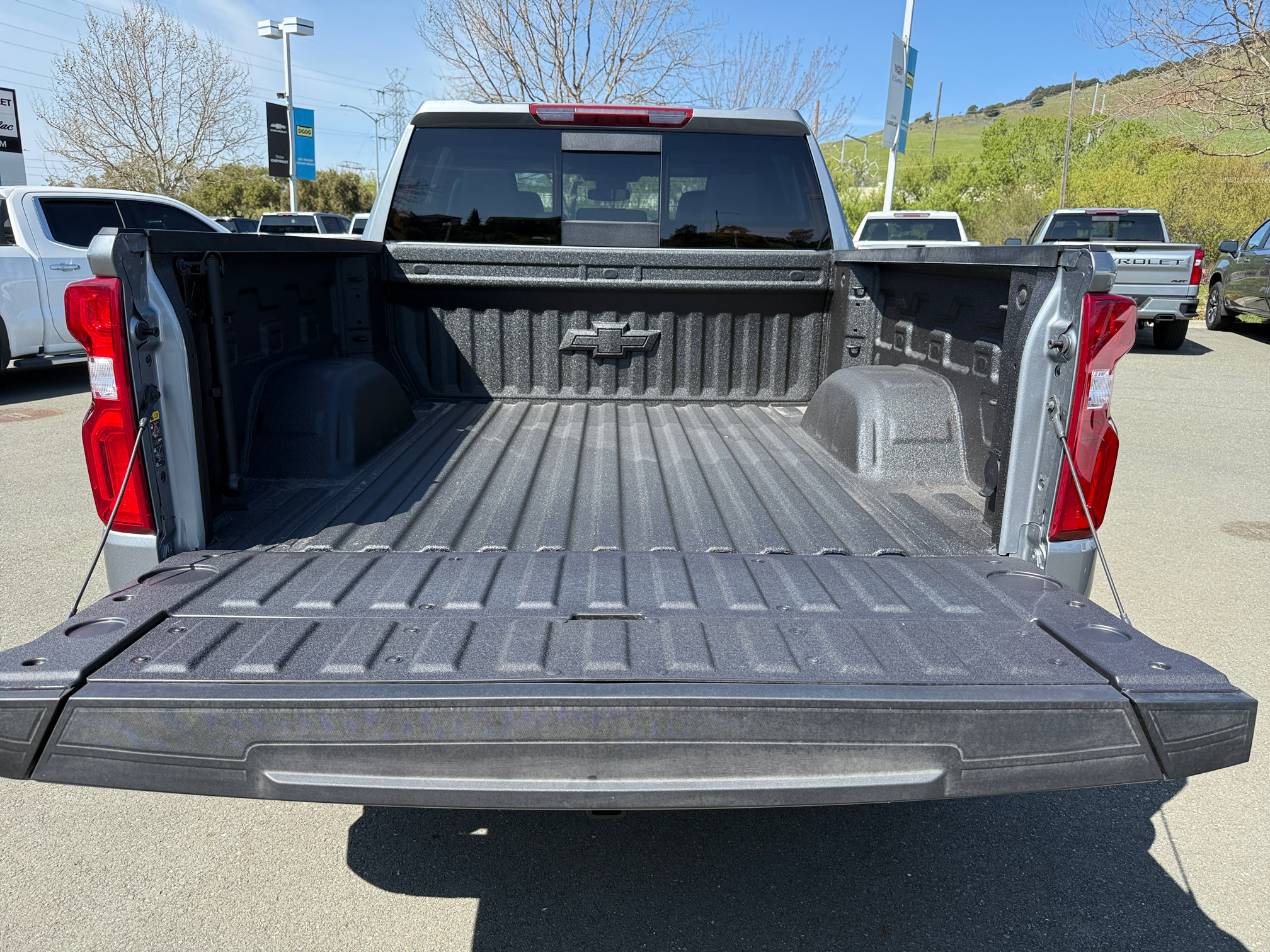 2025 Chevrolet Silverado 1500 RST photo 17