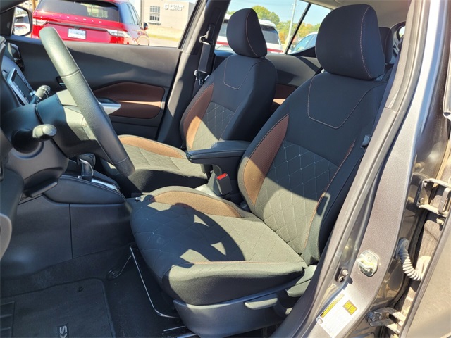 2020 Nissan Kicks SR photo 4