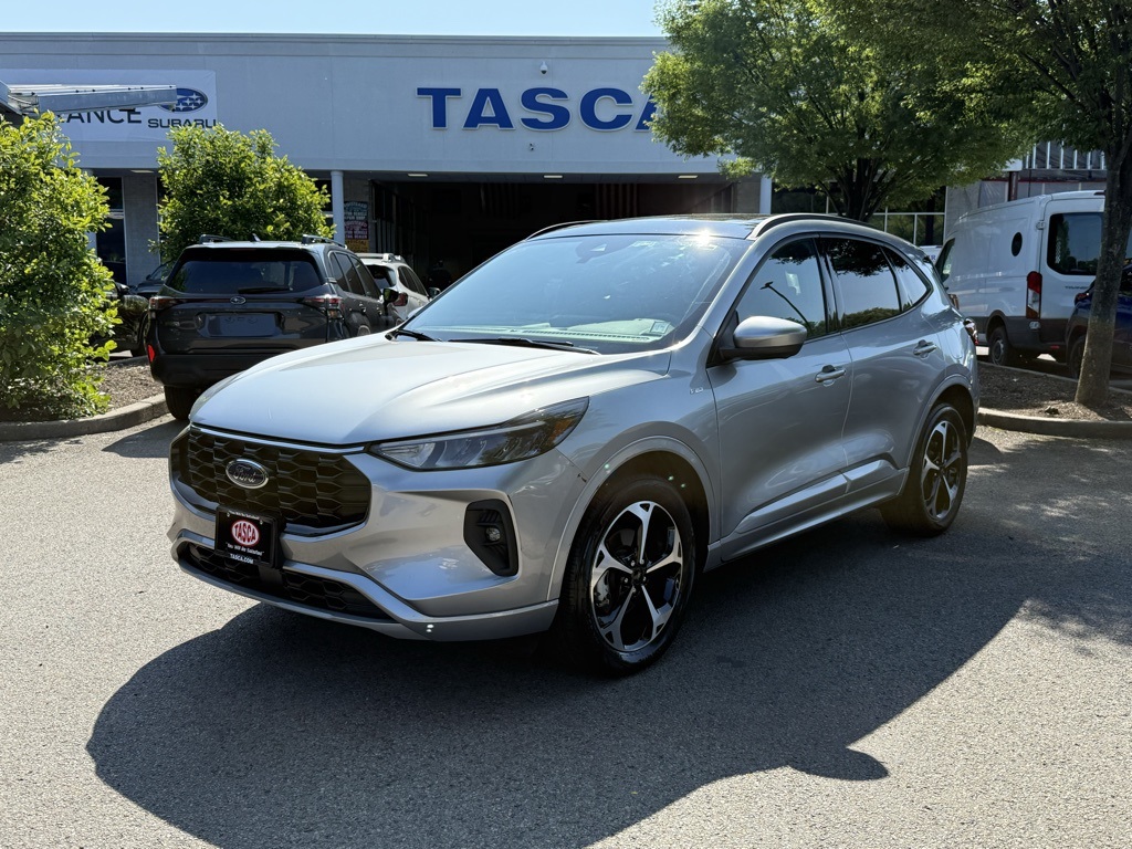 Used 2023 Iconic Silver Metallic Ford ST-Line Select image 1