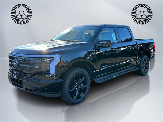 2025 Ford F-150 Lightning Platinum's photo