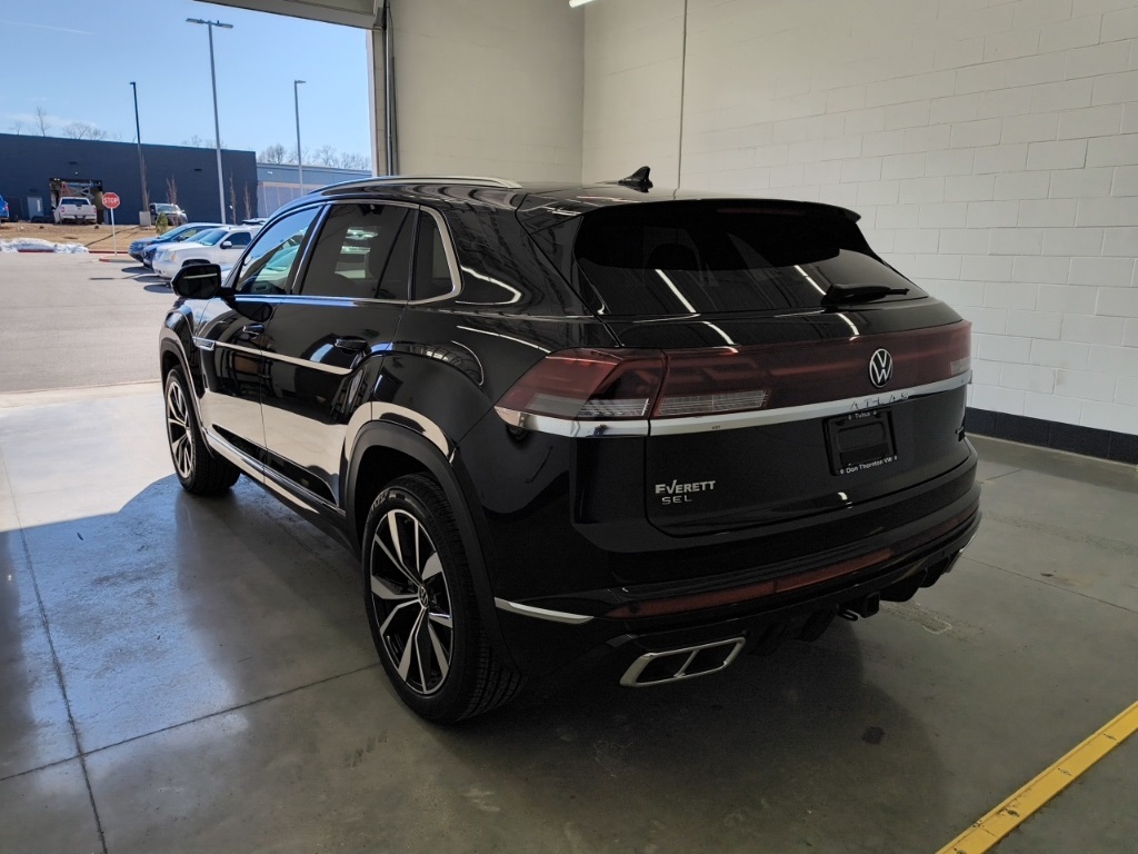 2025 Volkswagen Atlas Cross Sport SEL Premium R-Line photo 3