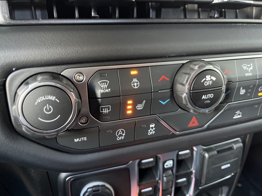 2025 Jeep Gladiator Sport photo 4