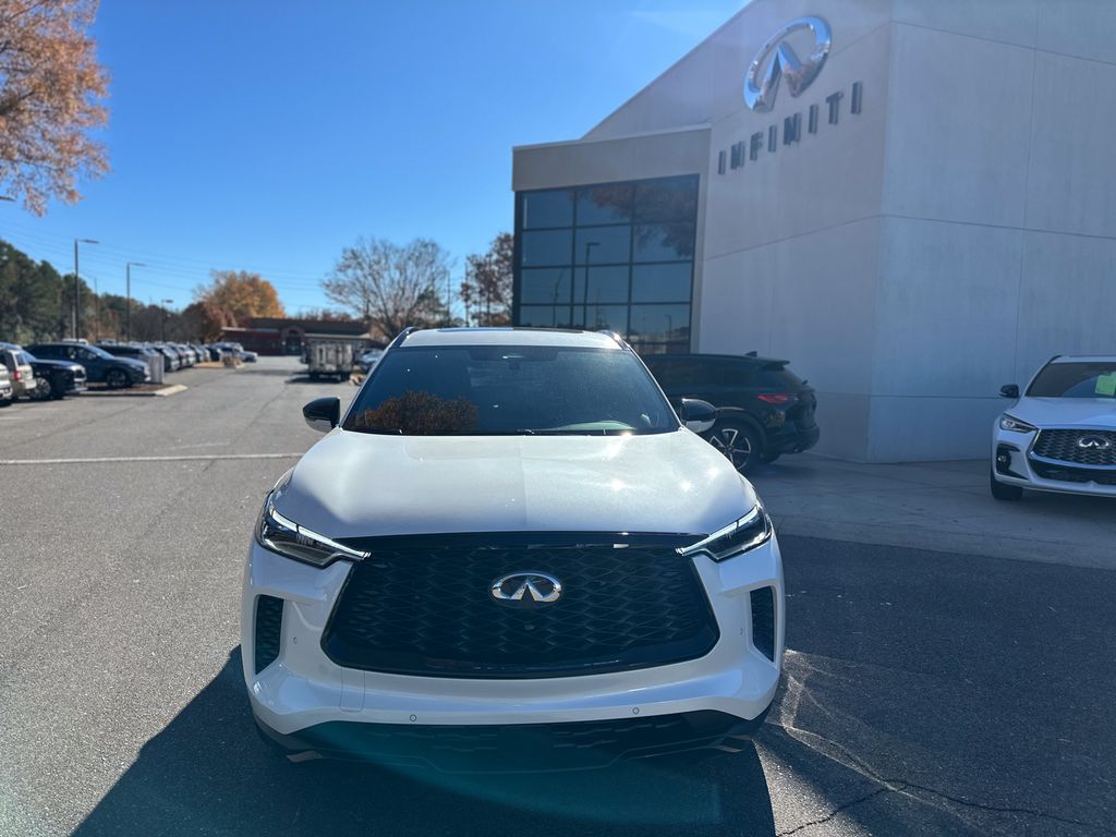 2025 Infiniti QX60 Luxe photo 2