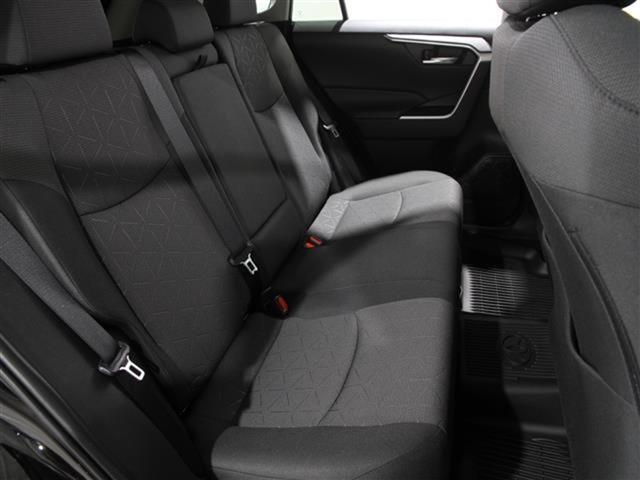 2024 Toyota RAV4 XLE photo 18