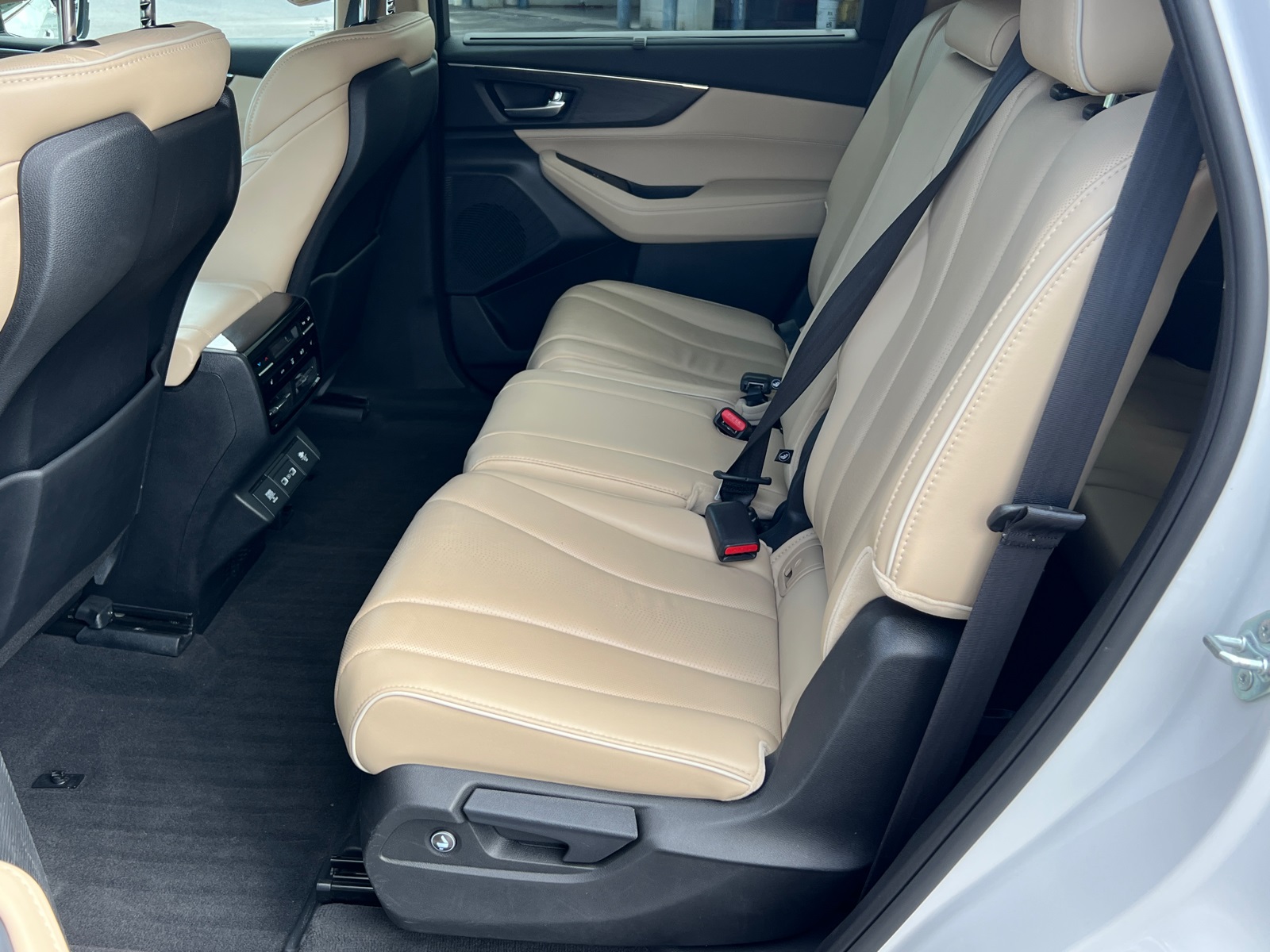 2023 Acura MDX Advance SH-AWD photo 17
