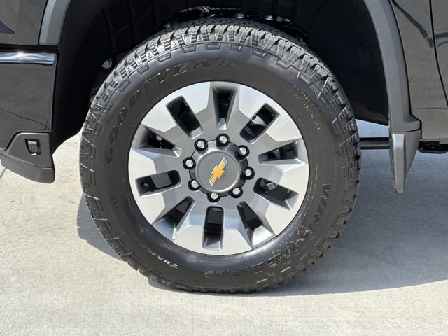 2025 Chevrolet Silverado 2500HD Custom photo 25