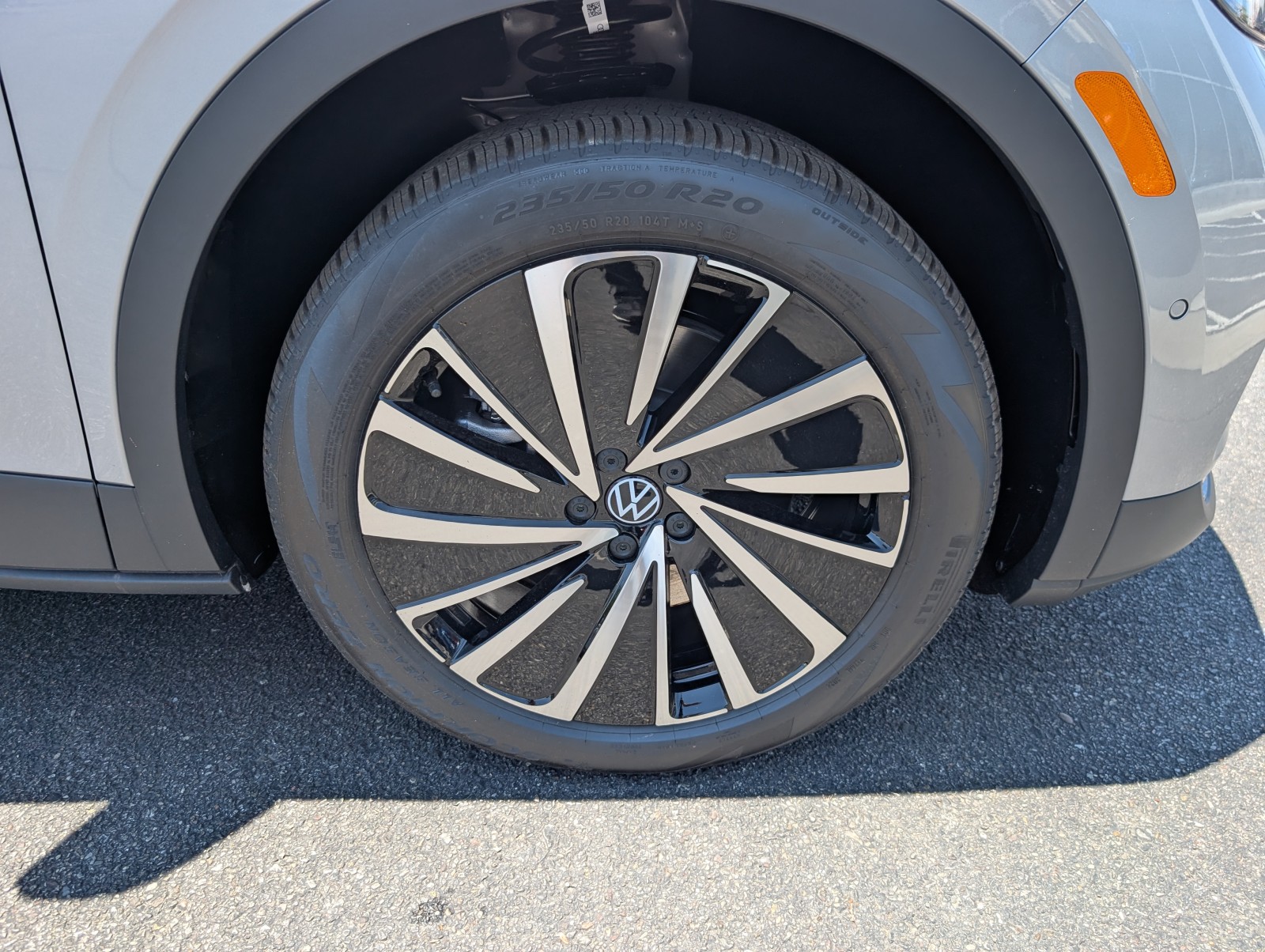 New 2025 Silver Mist Metallic Volkswagen Pro image 28