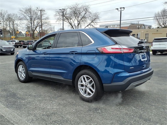 2024 Ford Edge SEL photo 3