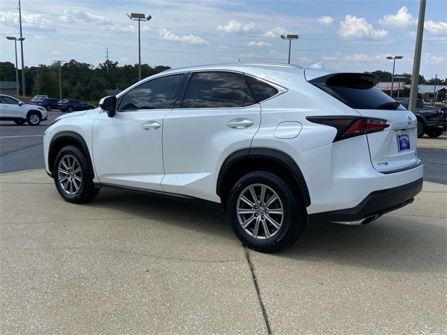 2017 Lexus NX 200t Luxury photo 4