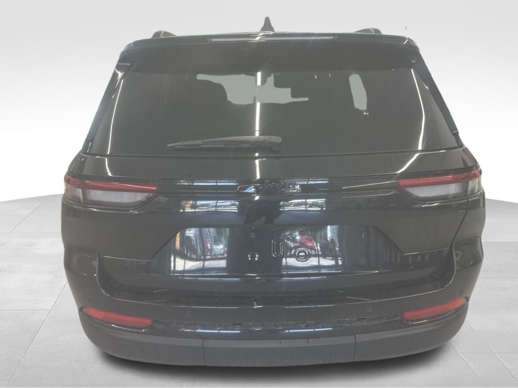 2025 Jeep Grand Cherokee Altitude X photo 3