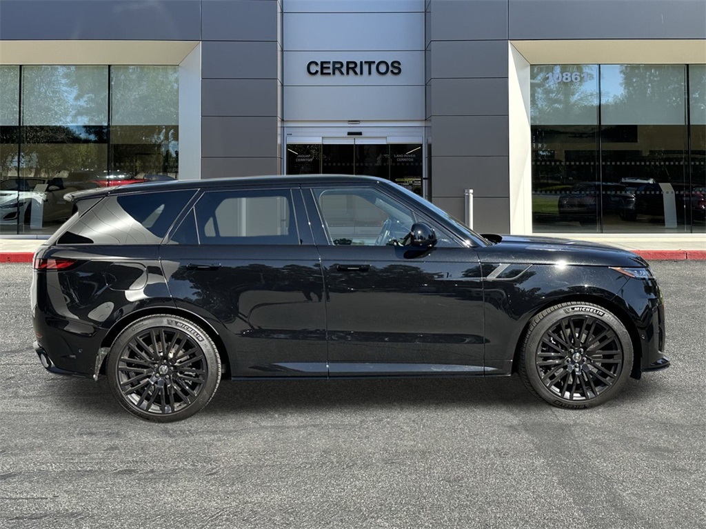2024 Land Rover Range Rover Sport photo 3