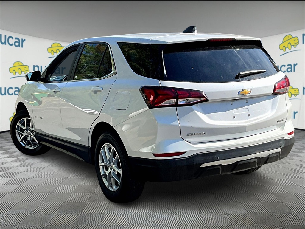 2022 Chevrolet Equinox LT photo 4