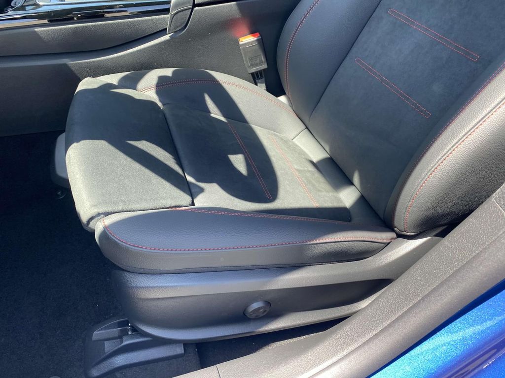 2025 Mercedes Benz CLA 250 photo 17
