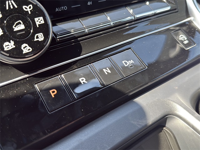 2025 Nissan Armada SL photo 13