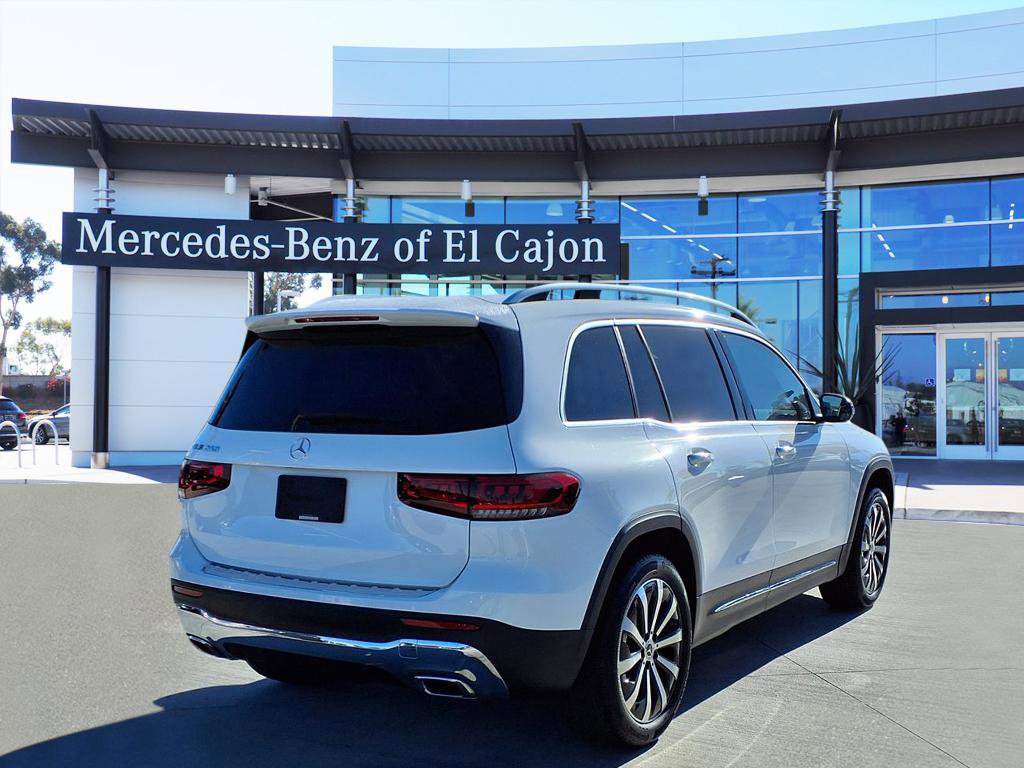 2023 Mercedes Benz GLB 250 photo 3