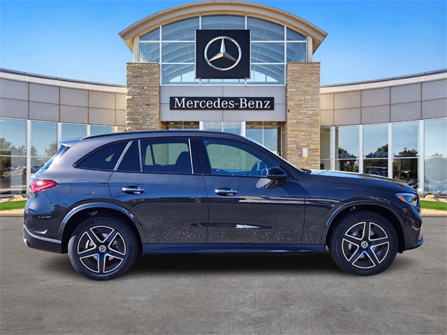 2026 Mercedes Benz GLC 300 4MATIC photo 4
