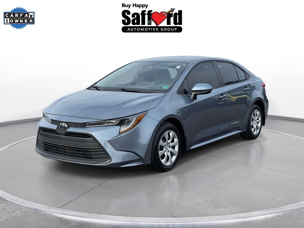 2024 Toyota Corolla LE's photo