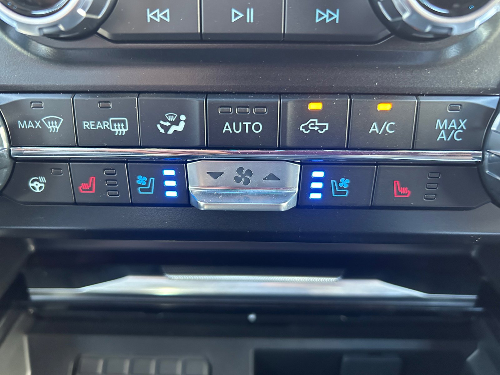 2026 Ford F-350 Platinum photo 17