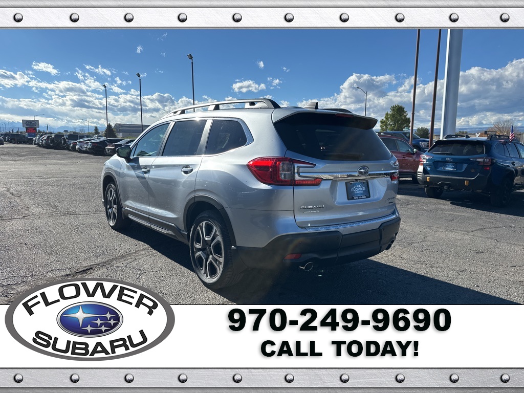 2025 Subaru Ascent Limited photo 2