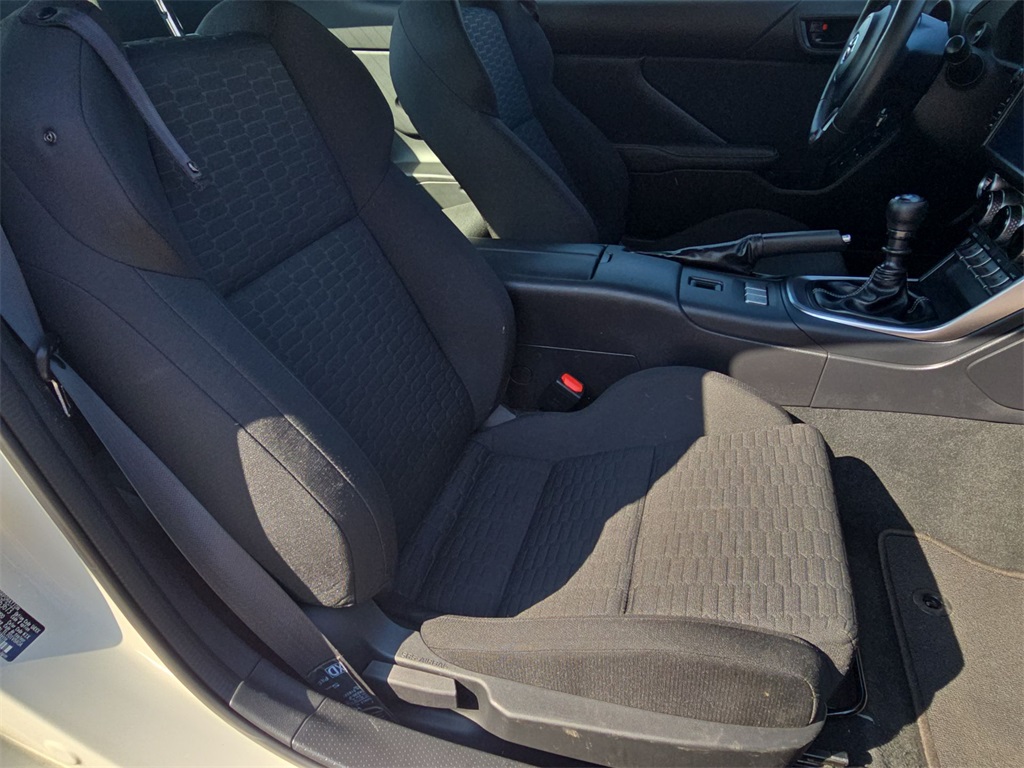 2023 Toyota GR86 Base photo 34