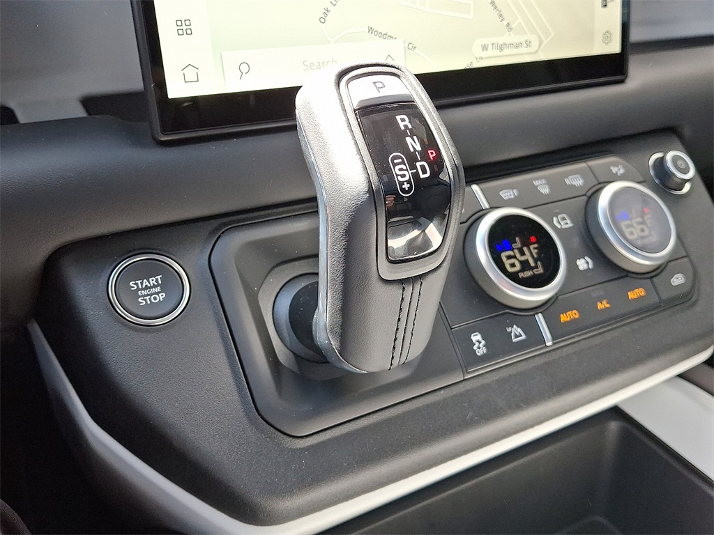 2025 Land Rover Defender 110 S photo 12