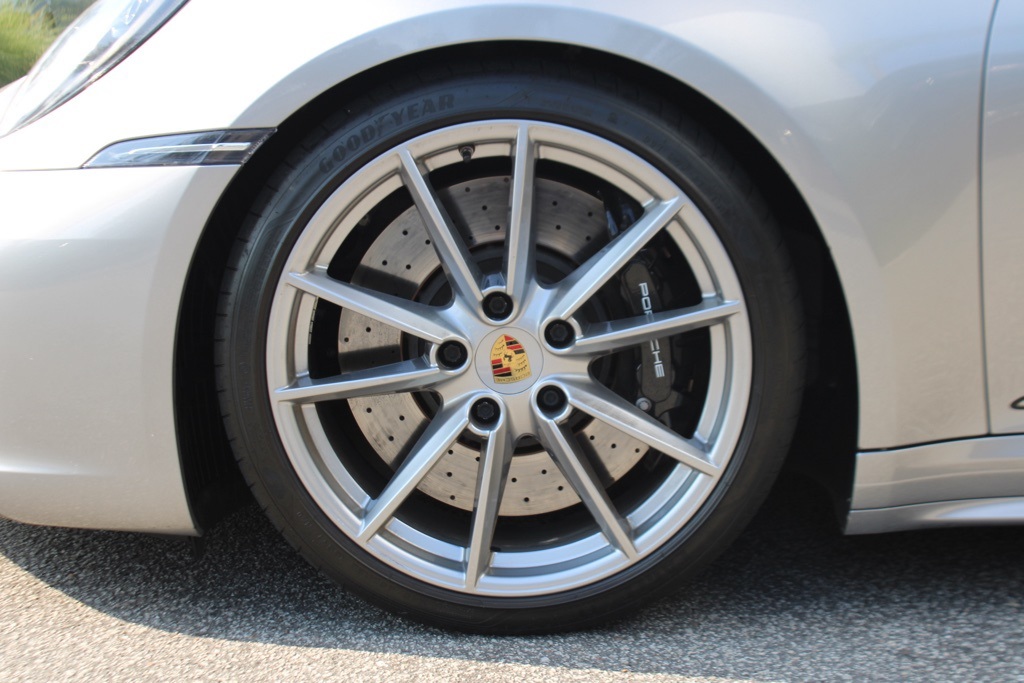 2022 Porsche 911 GTS Coupe photo 12