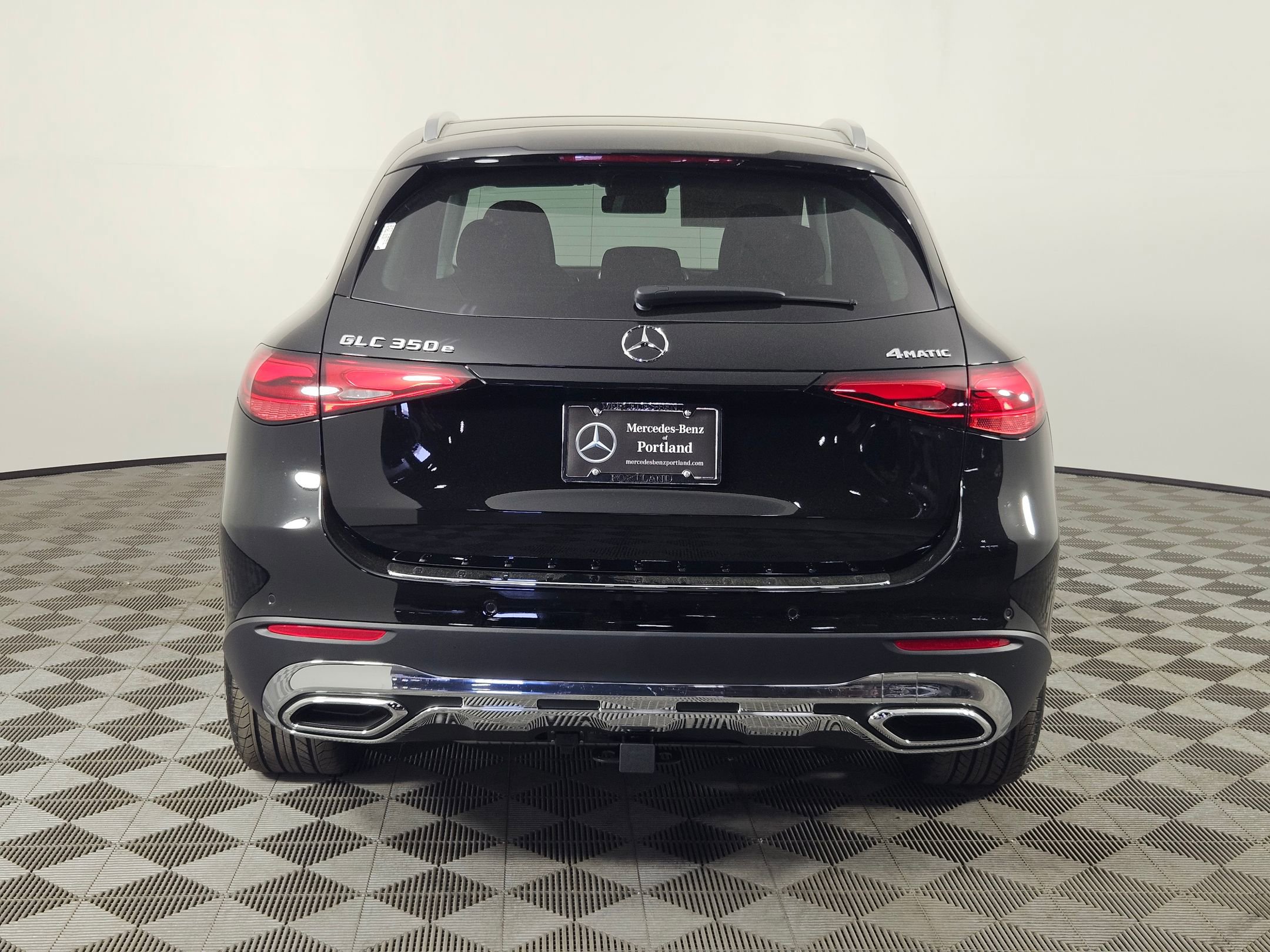 2025 Mercedes Benz GLC 350e 4MATIC photo 3