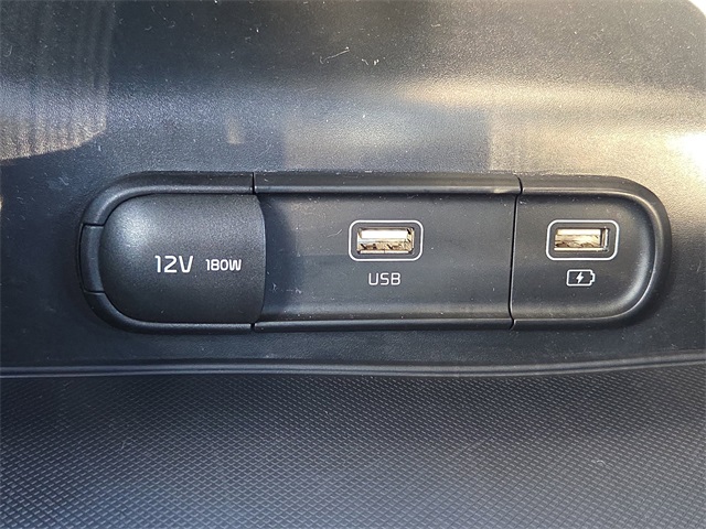 2022 Kia K5 GT-Line photo 10