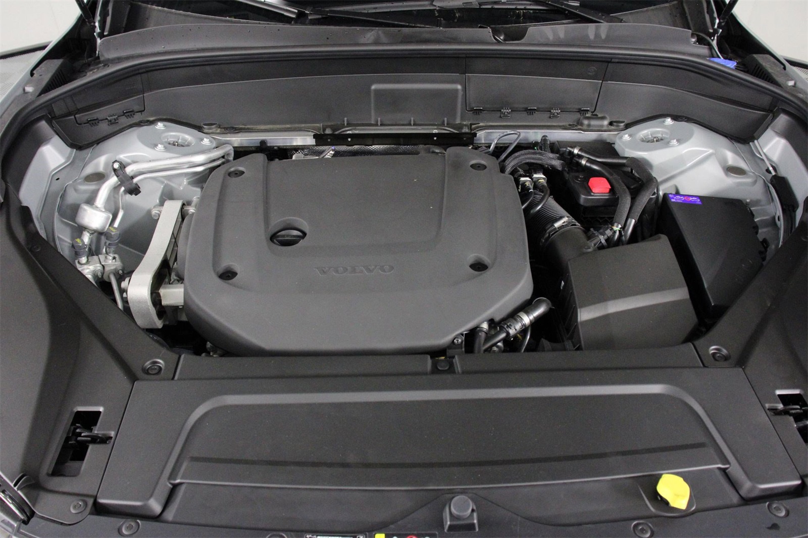 2026 Volvo XC90 Plus Black Edition photo 10