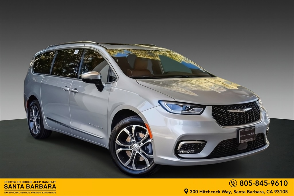 2026 Chrysler Pacifica Pinnacle's photo