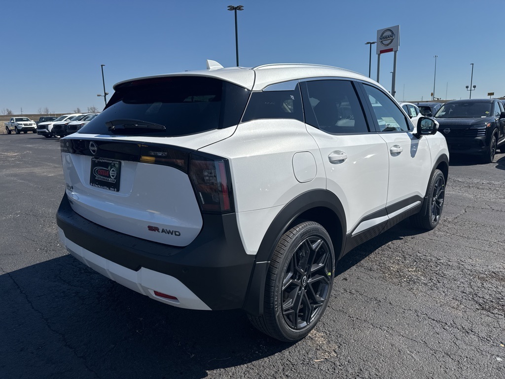 2025 Nissan Kicks SR photo 2