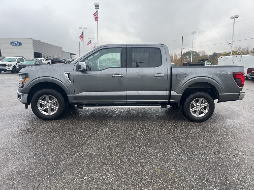 2024 Ford F-150 XLT photo 2