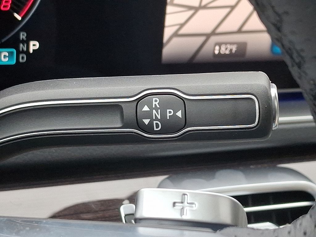 2026 Mercedes Benz GLS 450 4MATIC photo 11