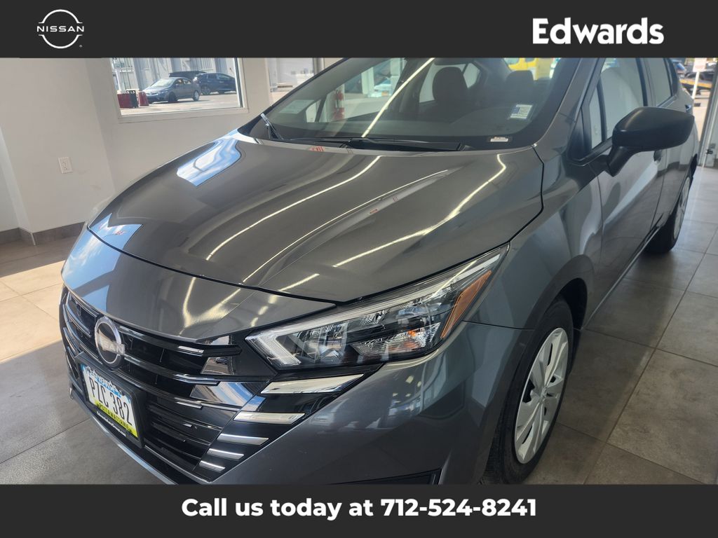 2025 Nissan Versa S photo 4