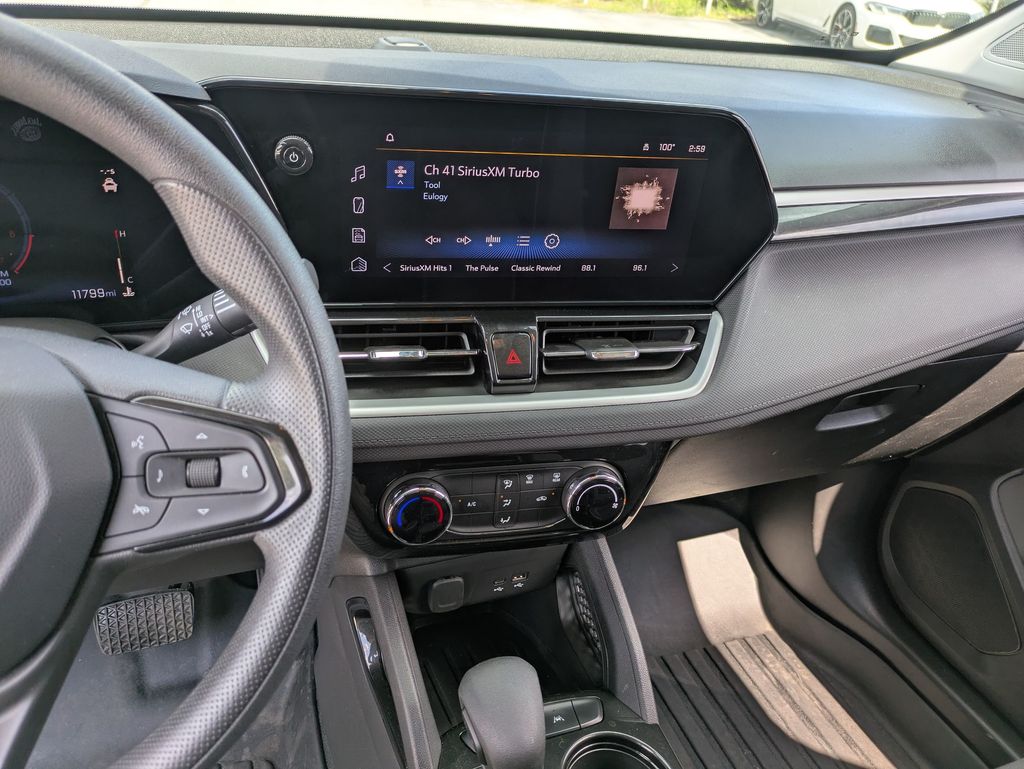 2025 Chevrolet Trailblazer LT photo 19