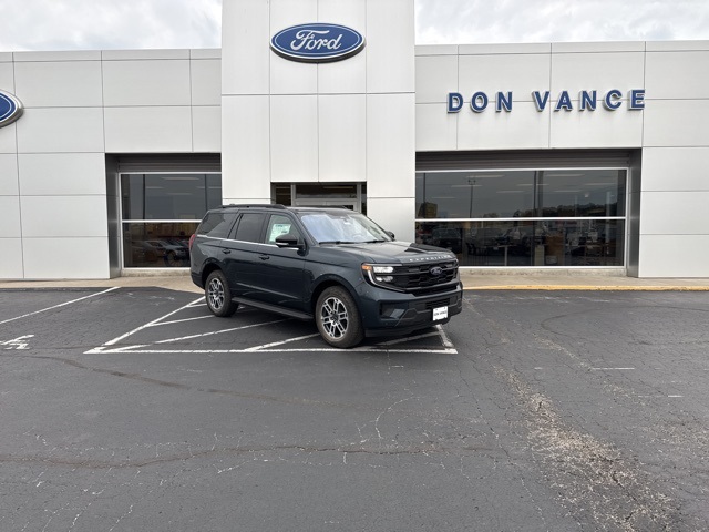 2025 Ford Expedition Active's photo