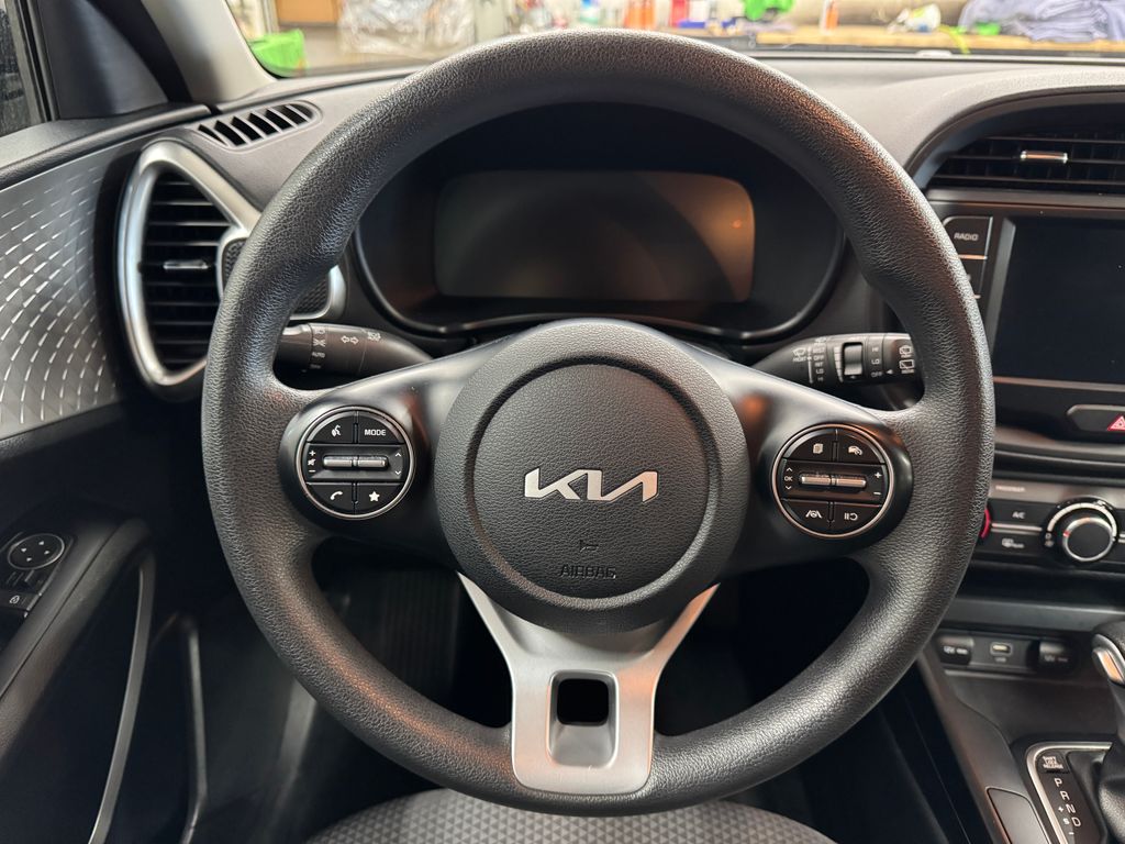 2023 Kia Soul LX photo 15