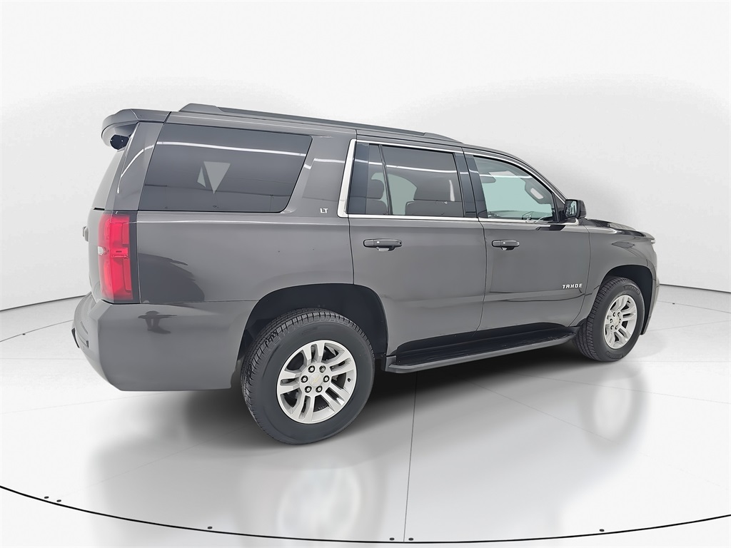 2018 Chevrolet Tahoe LT photo 2