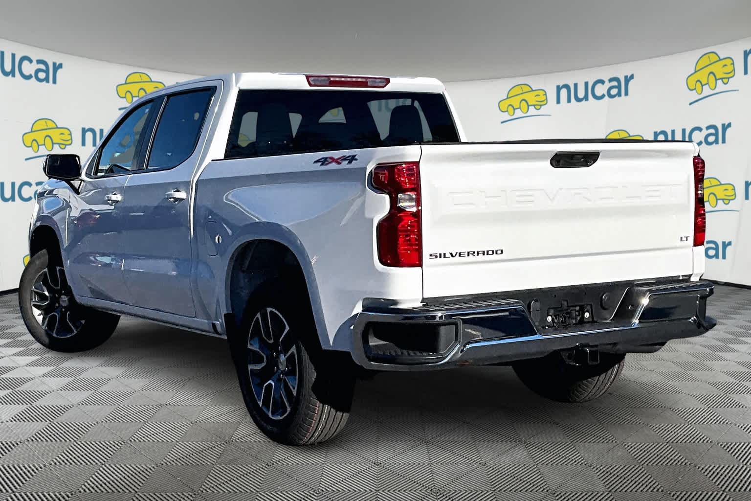 2025 Chevrolet Silverado 1500 LT photo 4
