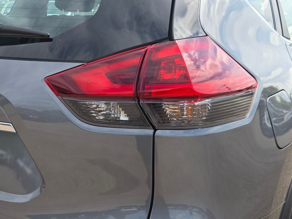 2020 Nissan Rogue S photo 10