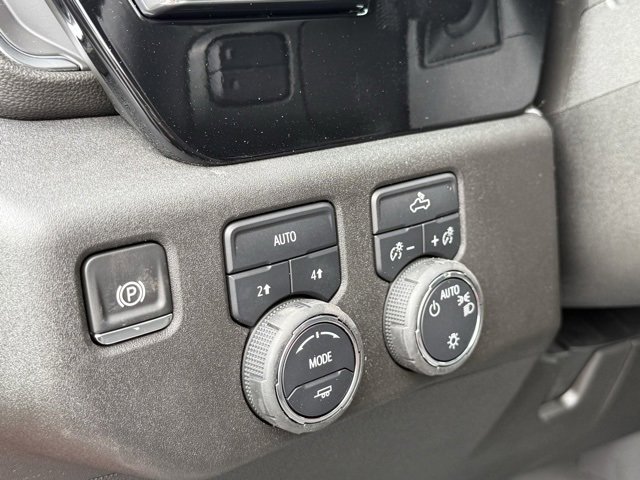 2025 Chevrolet Silverado 1500 LT photo 24